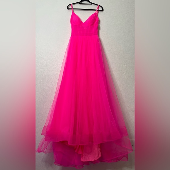 ❌ SALE❌ LA FEMME Exquisite Tulle A-Line Gown 10 - Picture 4 of 13